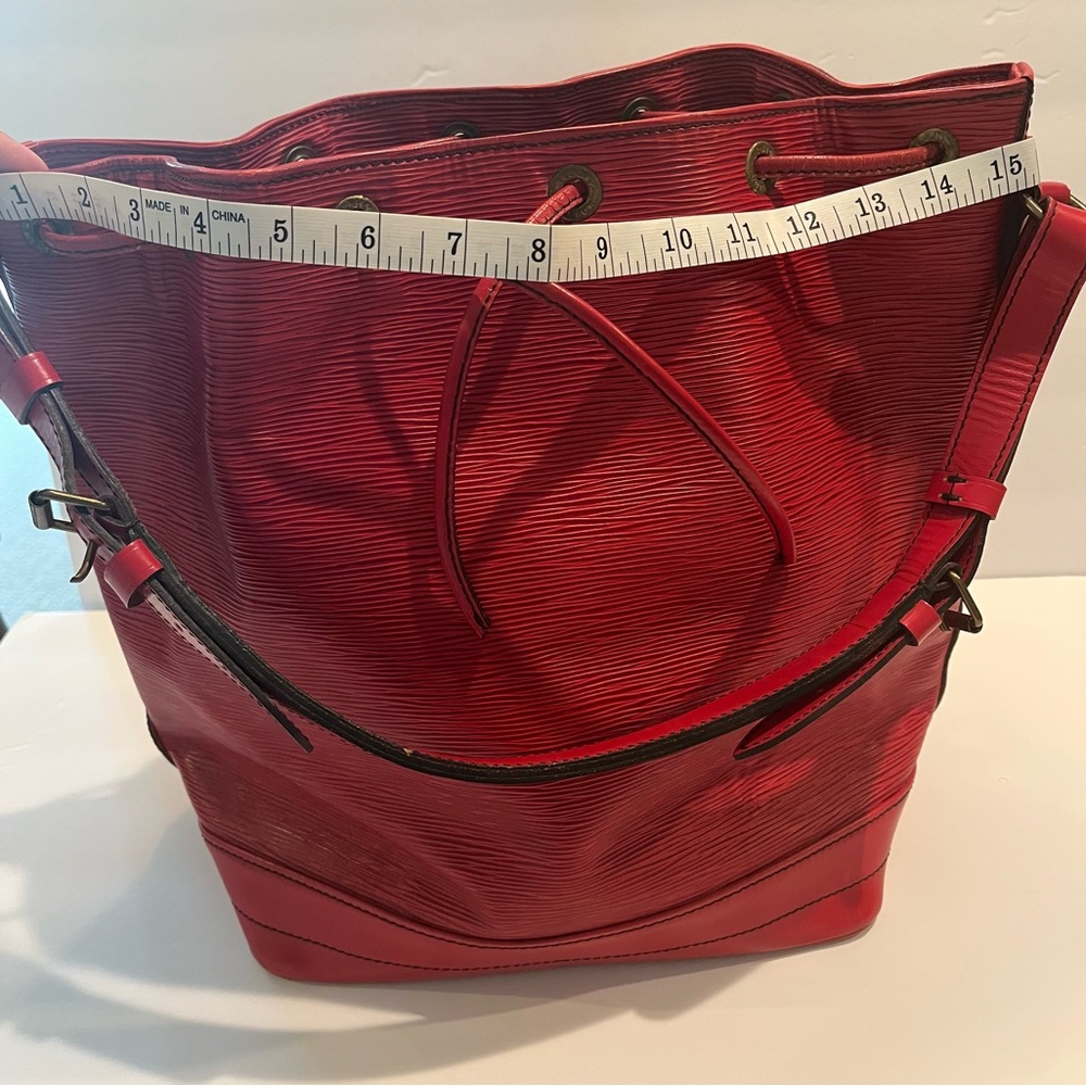 Louis Vuitton Epi Noe GM Leather Bucket Bag (large) Vintage & EUC (Authentic) - Picture 14 of 16